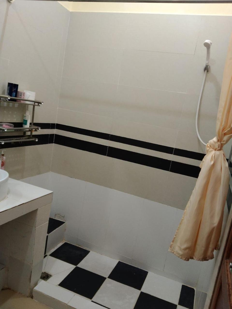 Room 12 - Studio In A Villa 5Mn Walk From The Royal Palace With Swimming Pool Phnom Penh Bagian luar foto